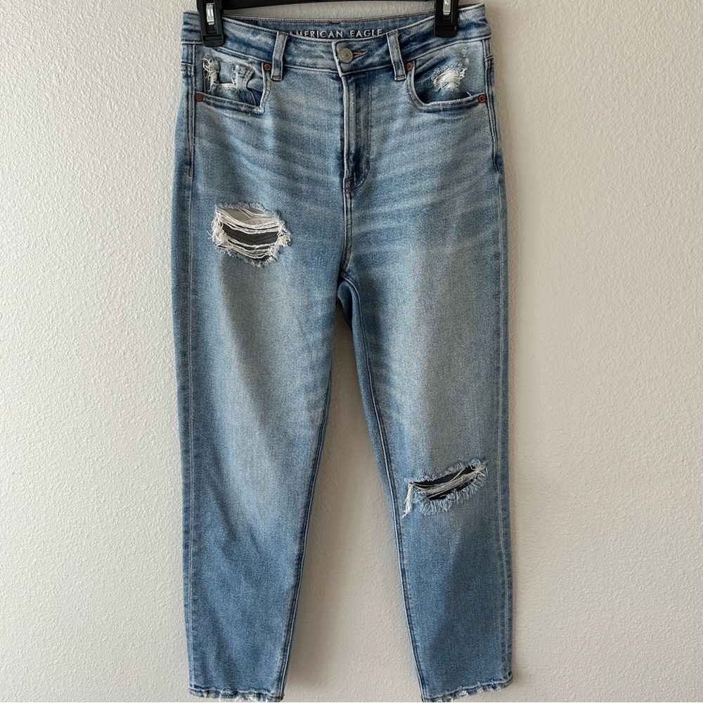 American Eagle Outfitters Women's Light Blue Ripped Jeans